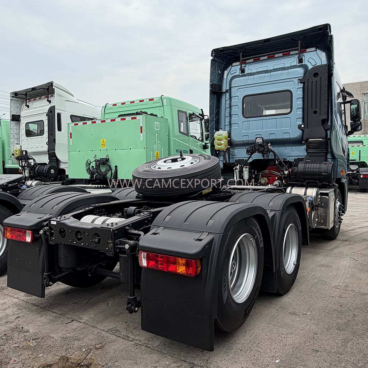 Grey H9 6 × 4 diesel tractor6 Trator diesel H9 6 × 4 cinza 6