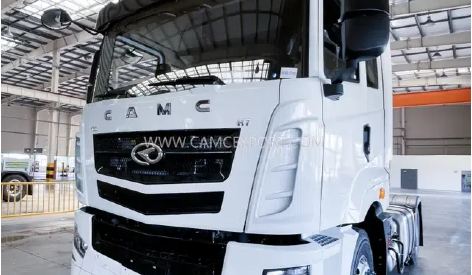 Operação e manutenção de caminhões de trator de domínio: habilidades de condução-chave e atendimento diário para eficiência de serviço pesado
