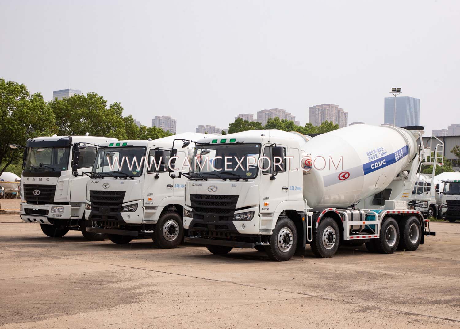 Caminh&atilde;o de misturador de concreto CAMC