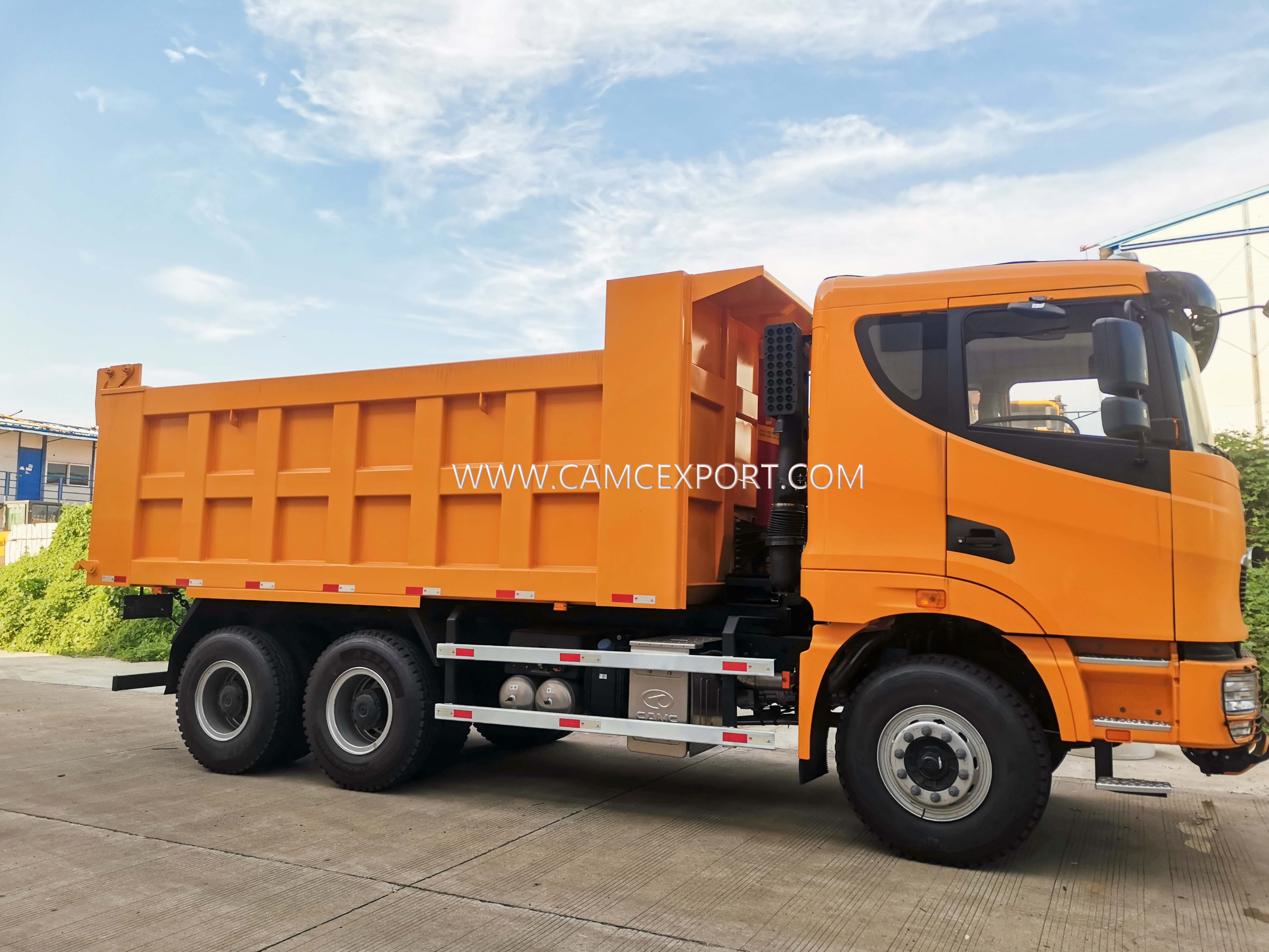 Caminh&atilde;o basculante CAMC H9 6 &times; 4