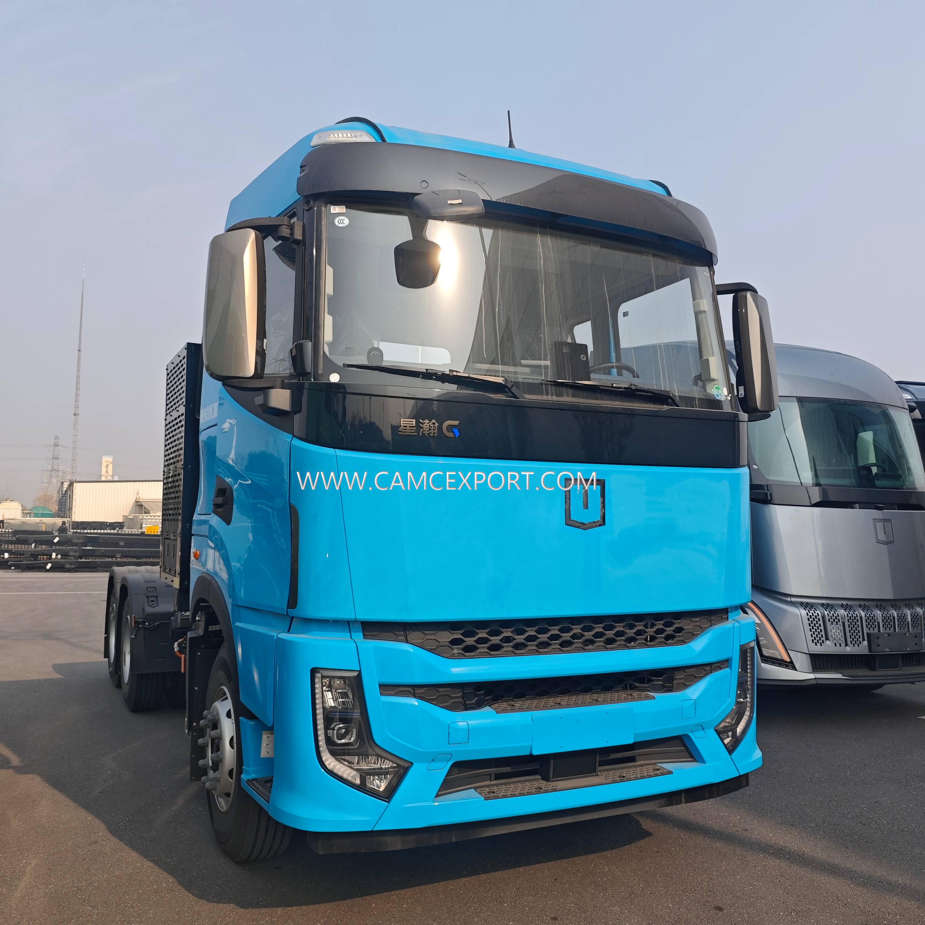 Trator CAMC G2 6 &times; 4 metanol com volante &agrave; esquerda