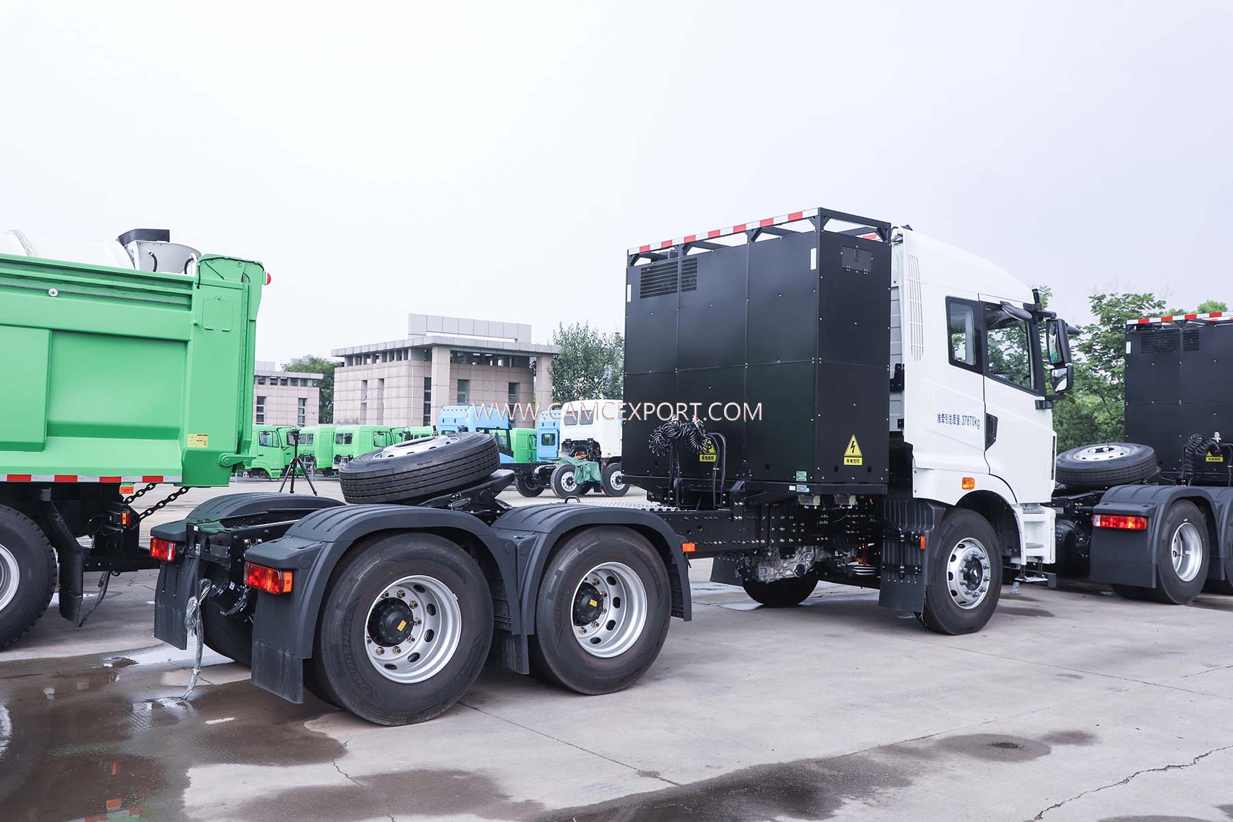 Trator el&eacute;trico CAMC M7E 6 &times; 4